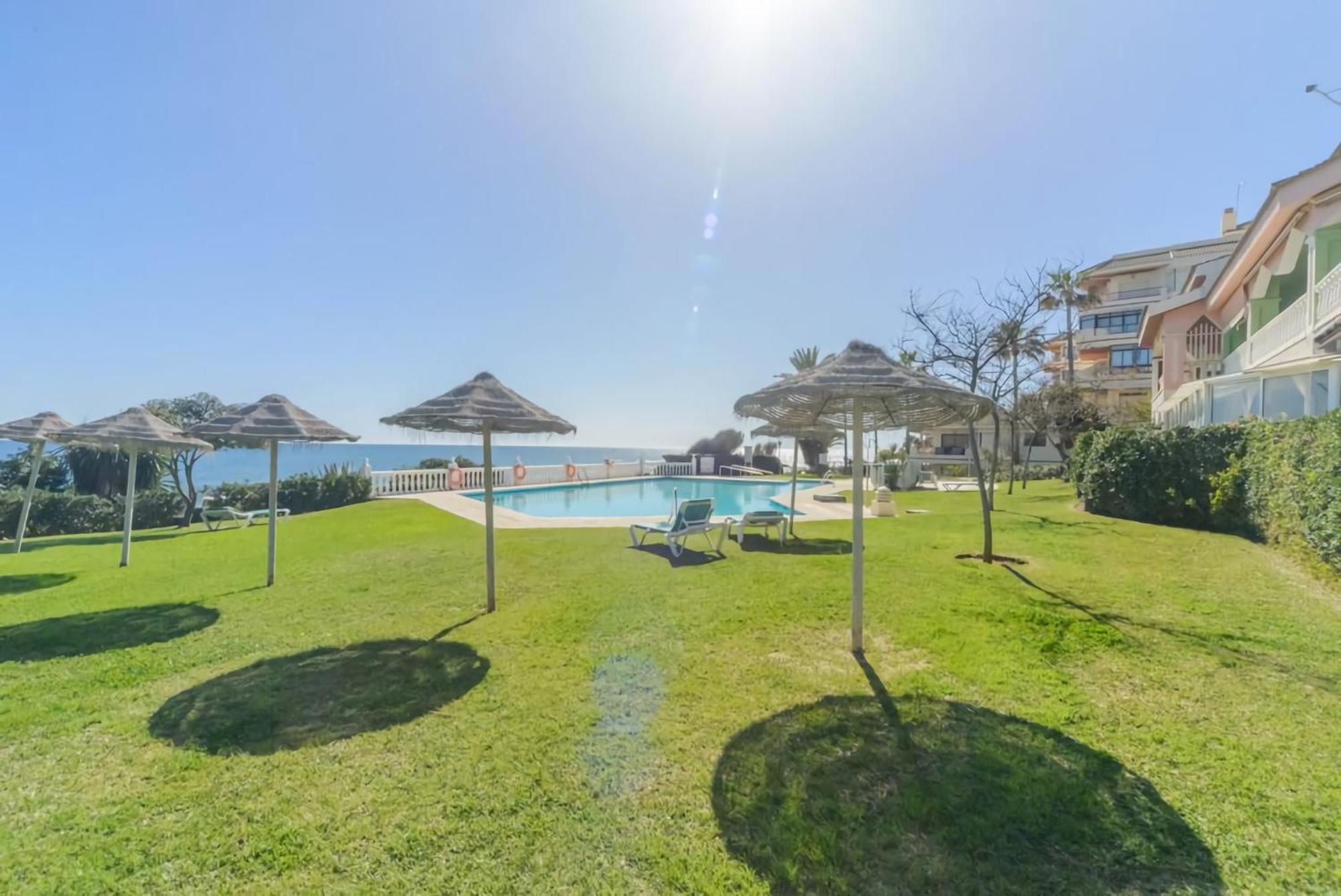 Urbanization On The Beach Front 1-3 La Cala De Mijas Exterior photo